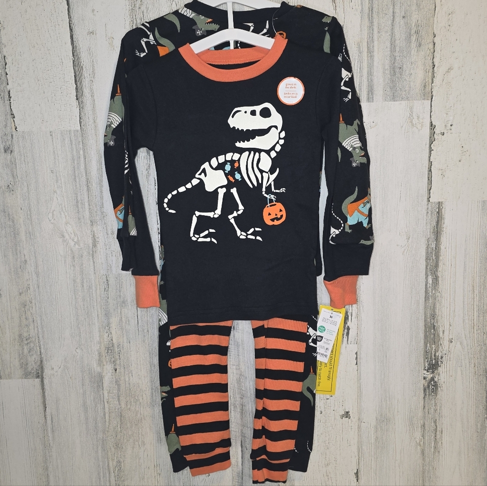 Carter’s Snug Fit Toddler Boys Pajamas Set 3T Glow in Dark Dinosaur Halloween